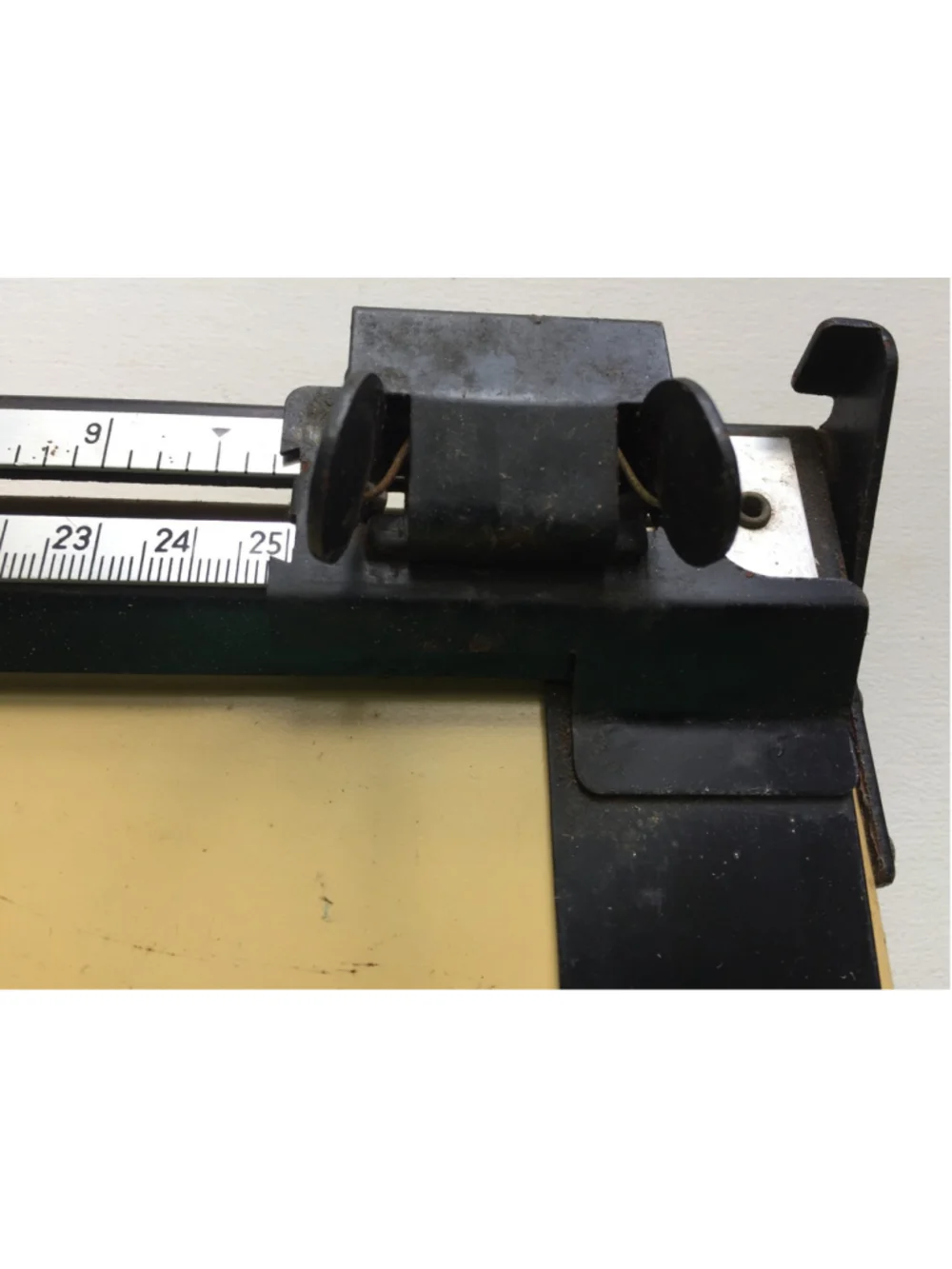 Bogen Photo Professional Enlarger Darkroom Adjustable Easel Two Blades 11x14
